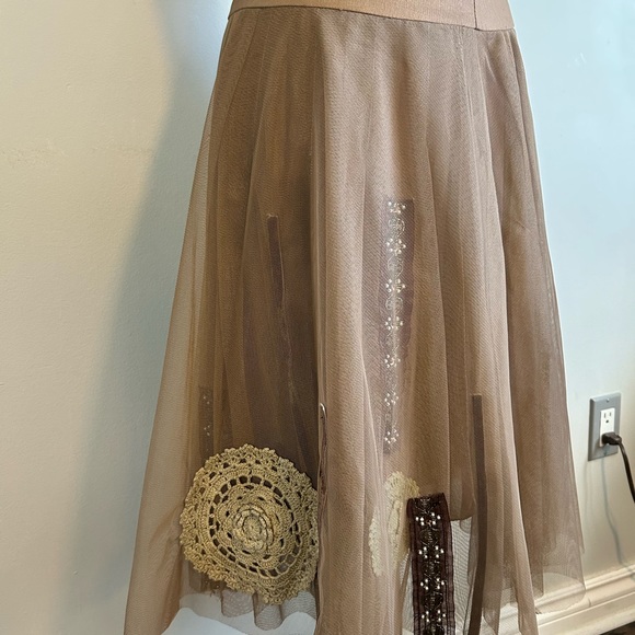 Vintage Carmel Chic Tulle Skirt with Beading and Embroidery Size. Small - Picture 4 of 5
